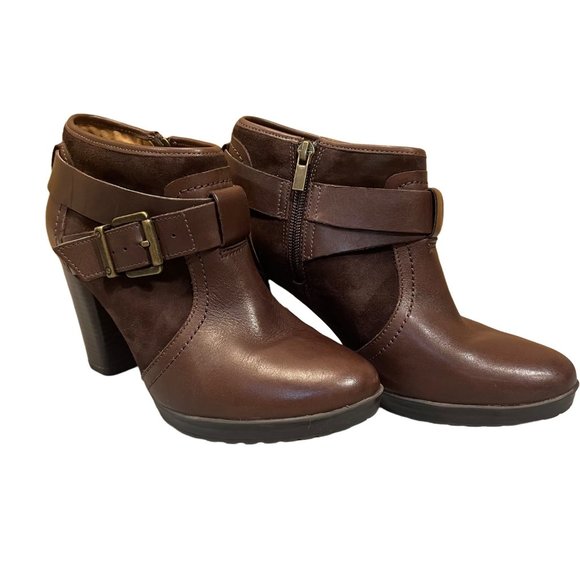 Clarks Shoes - Clark's Lida Dallas Ankle Heel Boot Zip Up and Buckle Suede Leather Womens 8.5